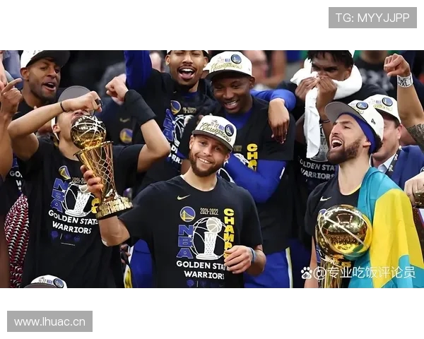 十年如一日库里在近十个赛季关键一投人选投票中八次领跑 十年如一日库里在近十个赛季关键一投人选投票中八次领跑